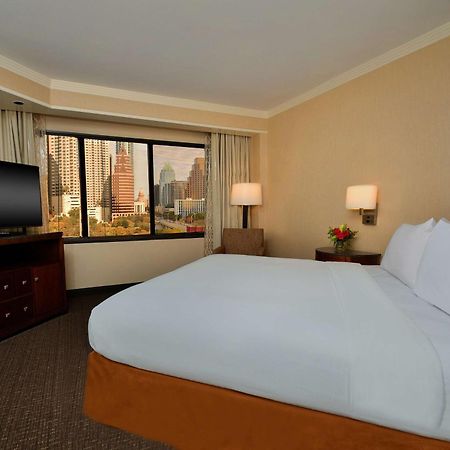 Embassy Suites By Hilton Austin Downtown South Congress מראה חיצוני תמונה