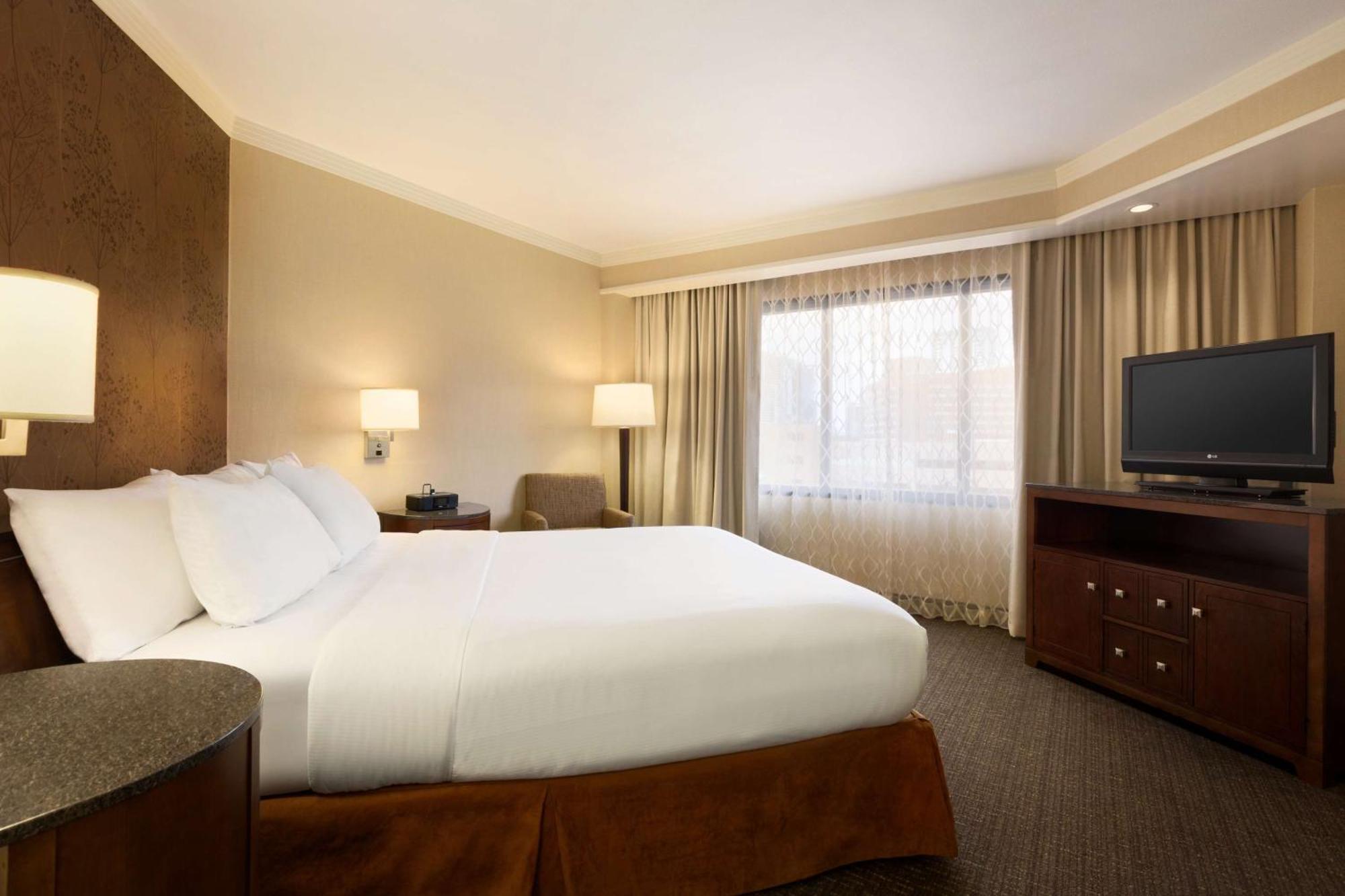 Embassy Suites By Hilton Austin Downtown South Congress מראה חיצוני תמונה