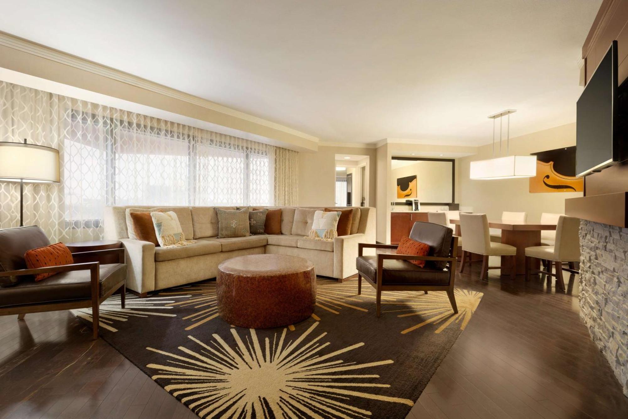 Embassy Suites By Hilton Austin Downtown South Congress מראה חיצוני תמונה