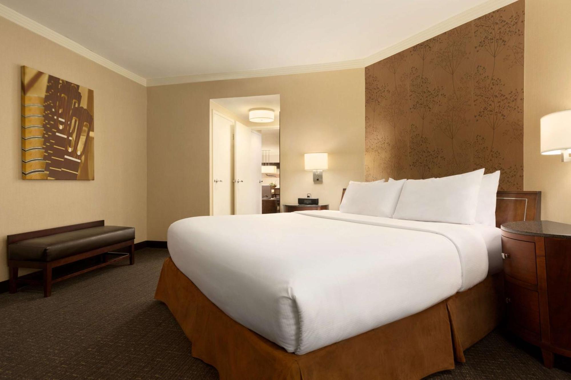 Embassy Suites By Hilton Austin Downtown South Congress מראה חיצוני תמונה