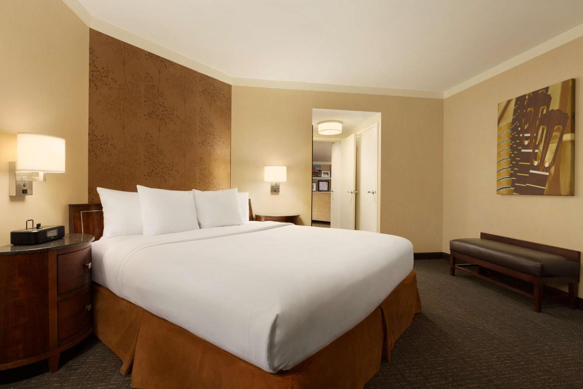 Embassy Suites By Hilton Austin Downtown South Congress מראה חיצוני תמונה