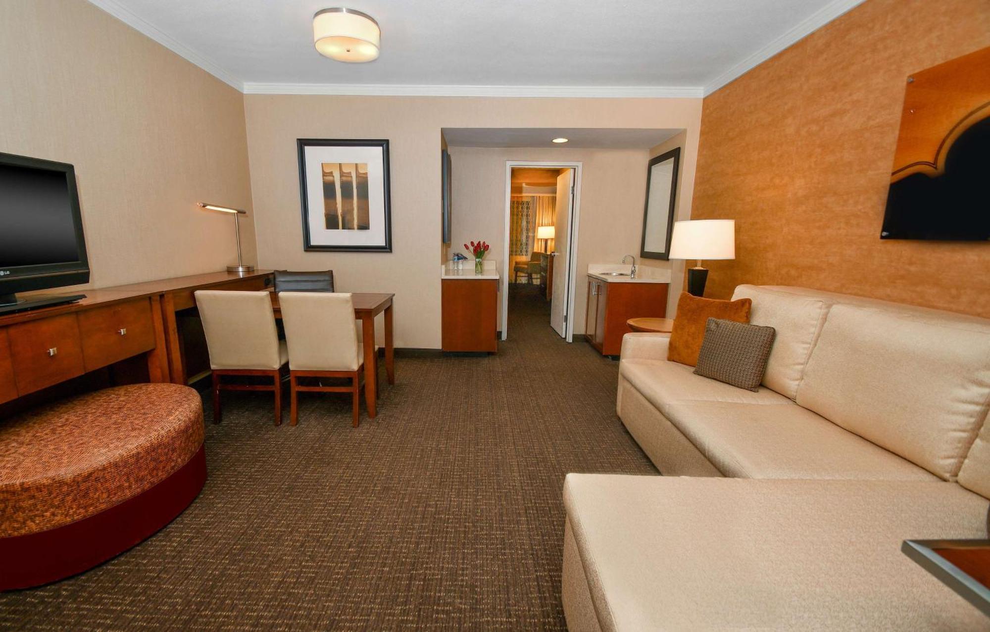 Embassy Suites By Hilton Austin Downtown South Congress מראה חיצוני תמונה